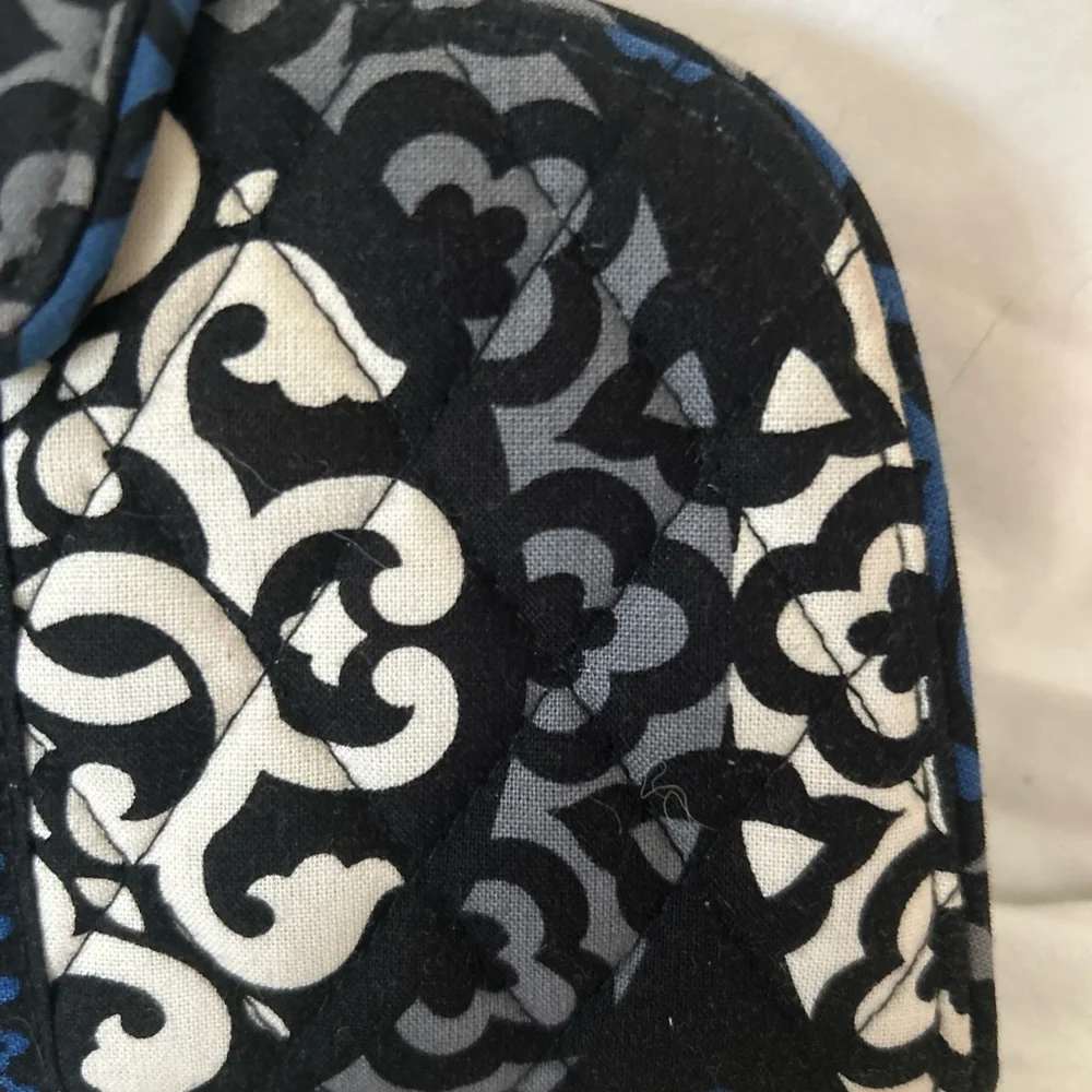 Vera Bradley Clutch Kiss N’ Snap Tab Wallet w/Kisslock Canterbury Blue. Great!